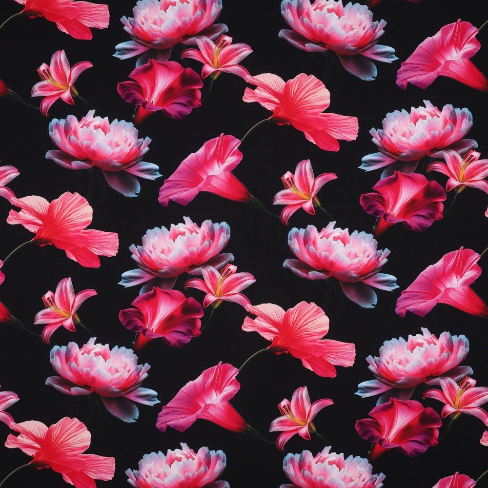 Tissu 100 % viscose - fleurs roses sur fond noir 110 g/m²