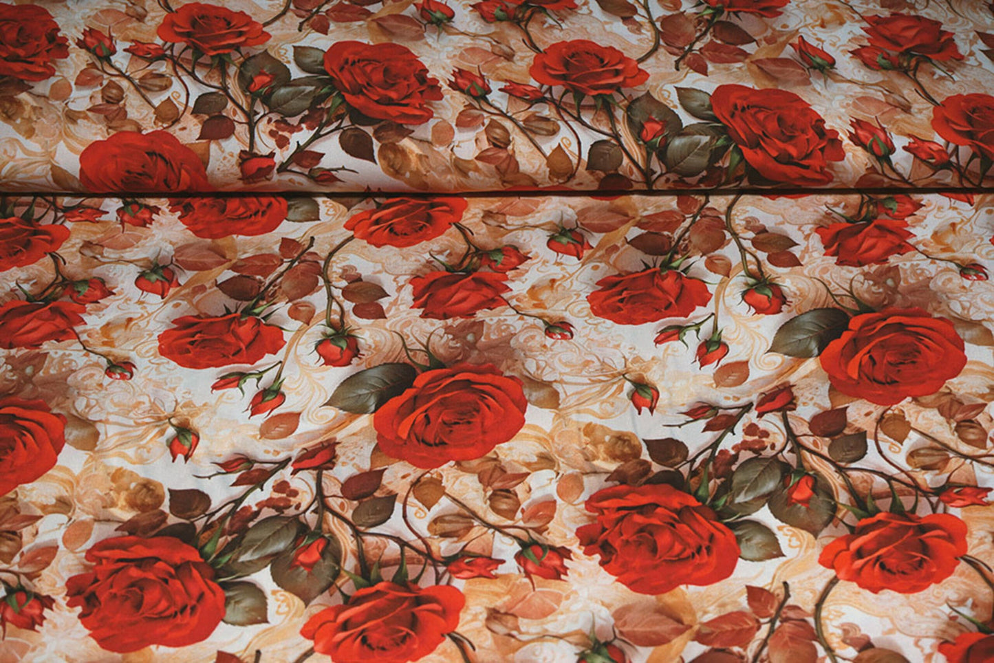 Tissu 100% viscose - roses rouges 100 g/m²