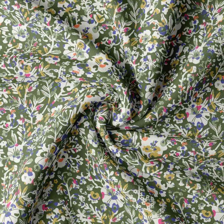 Tissu 100 % viscose - motif floral vert 125 g/m²
