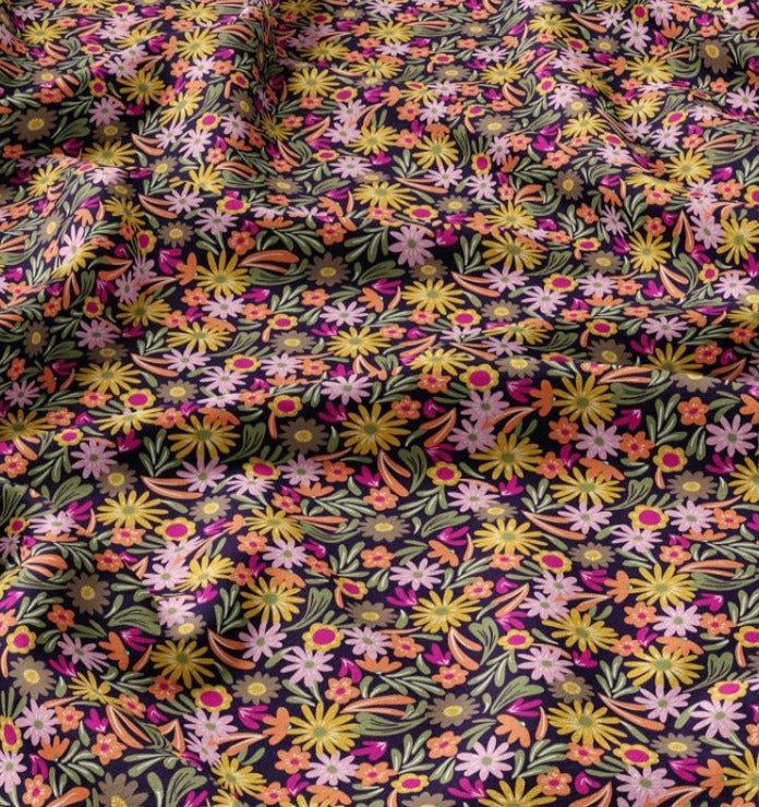 Image with 100% viscose fabric - floral 125 g/m² – available at Šarlotes audumi