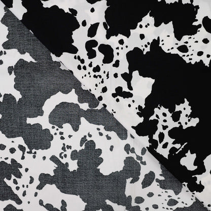 Image de satin 100 % viscose à motif dalmatien 105 g/m² – disponible chez Šarlotes audumi