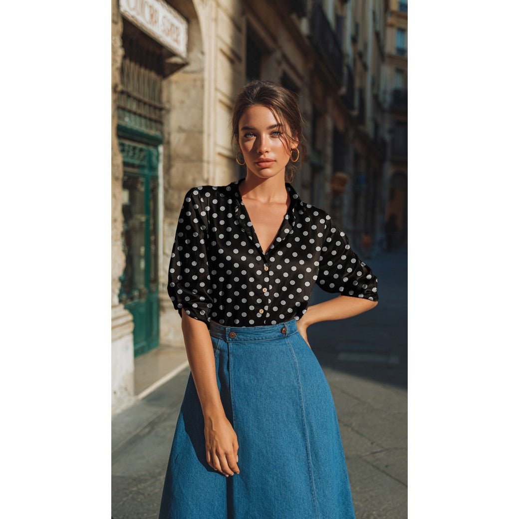 Image en satin 100 % viscose à pois, 110 g/m² – disponible chez Šarlotes audumi