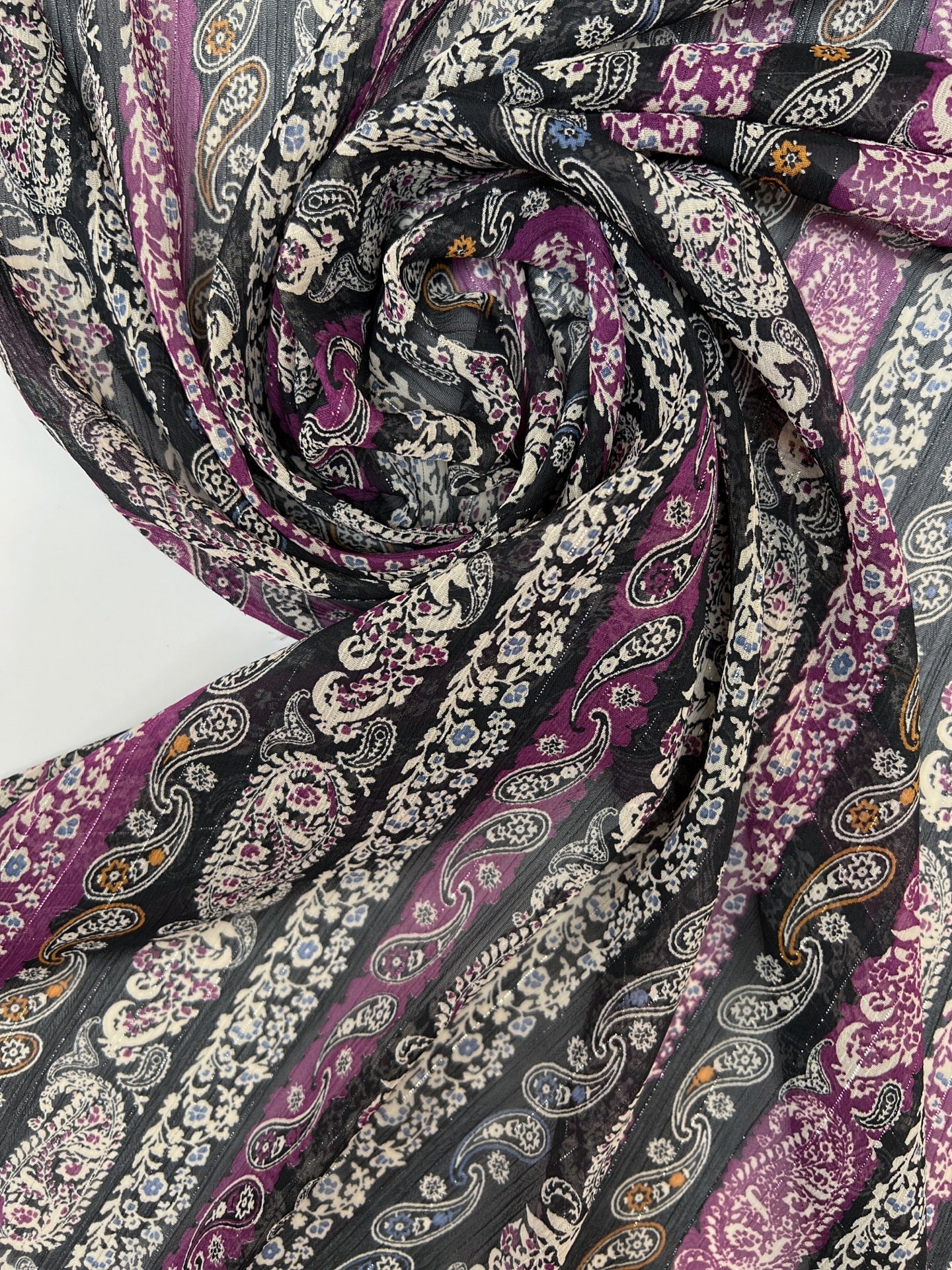 Italian chiffon fabric with black-purple paisley pattern and lurex thread 70 g/m²