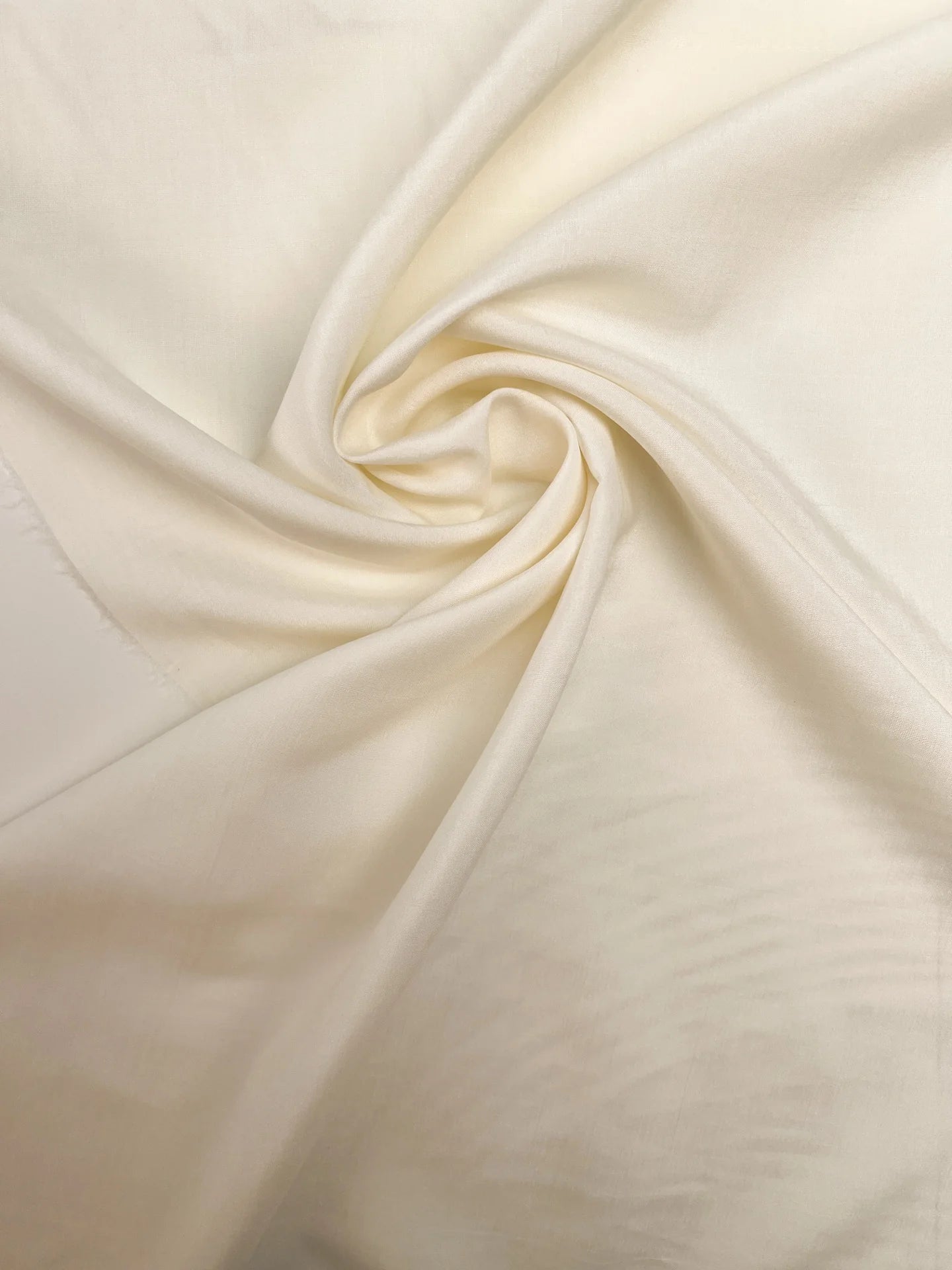 Tissu italien 100 % soie, blanc crème – 100 g/m²