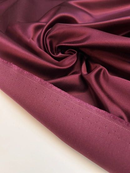 Italian silk and cotton satin fabric in dark purple – 195 g/m²
