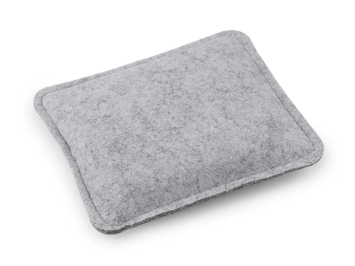 Image du tapis de feutrage Felting Pad – disponible chez Šarlotes audumi