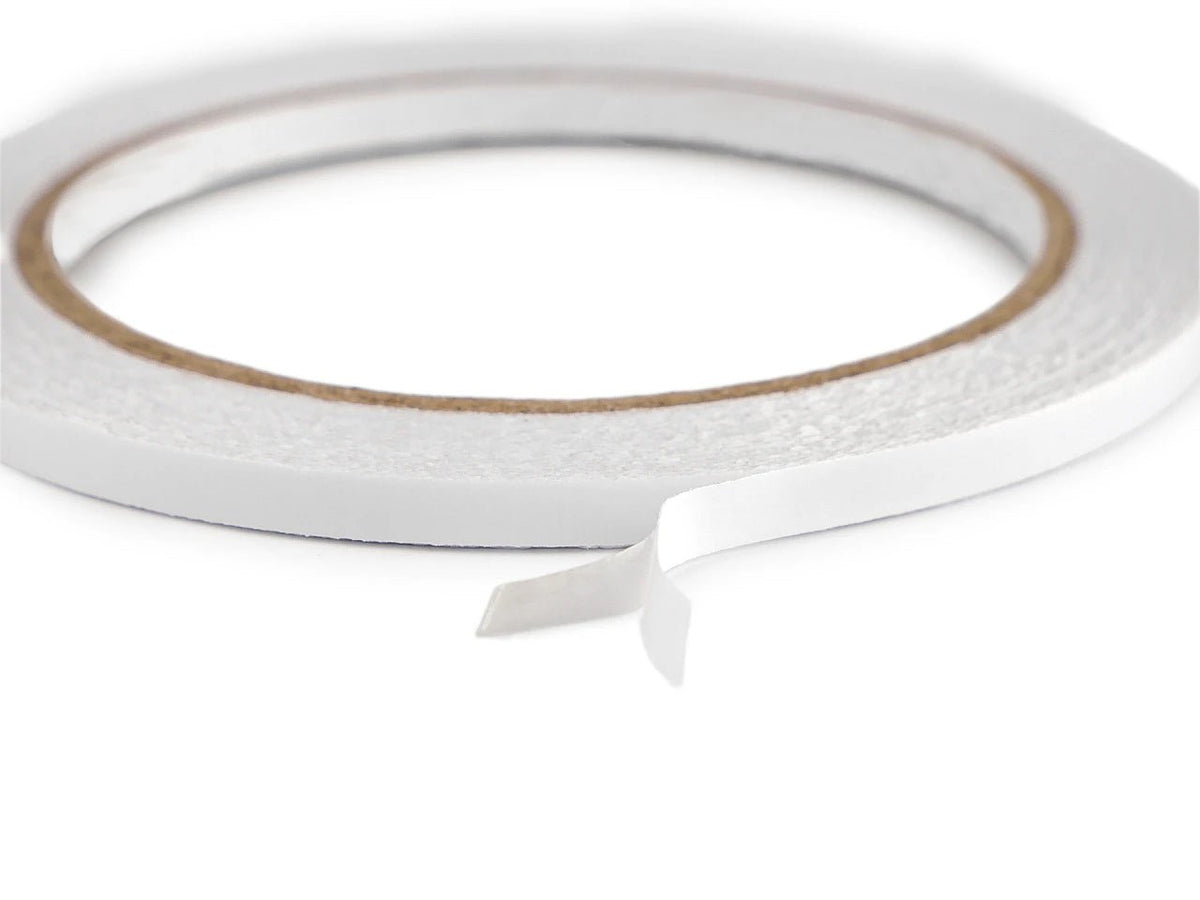 Image de ruban adhésif double-face pour tissu StyleLock – 5 mm – disponible en ligne chez Šarlotes audumi