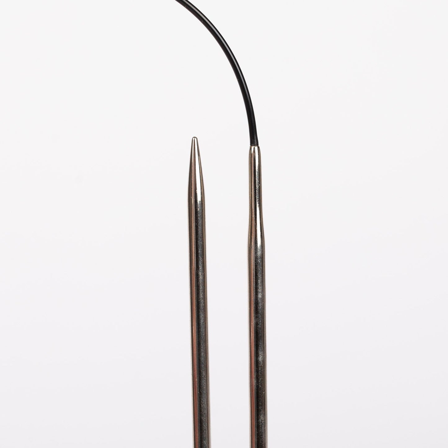 Image avec aiguilles circulaires à tricoter DROPS en laiton 80 cm | 2.0 mm – 10.0 mm – disponible chez Šarlotes audumi