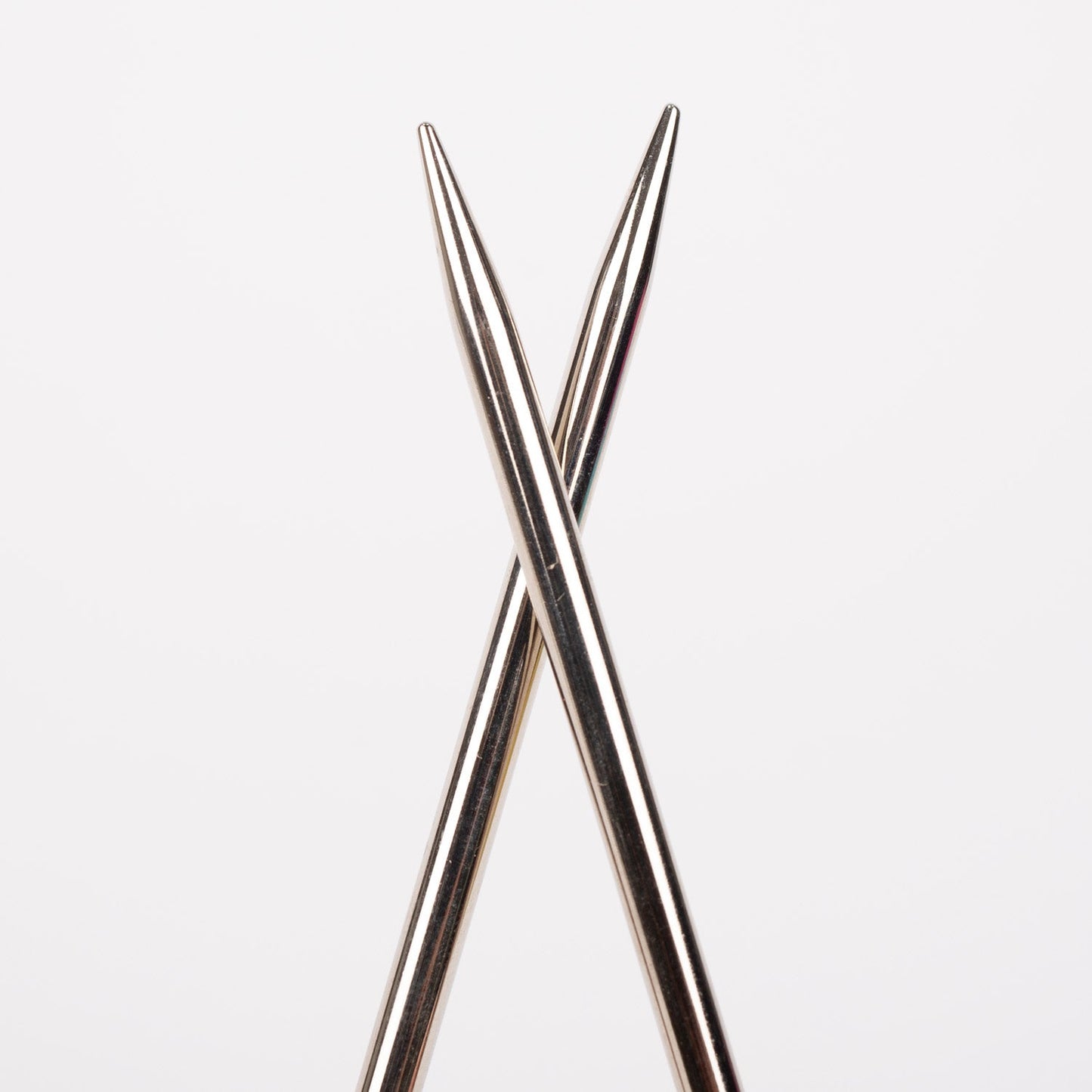 Image avec aiguilles circulaires à tricoter DROPS en laiton 80 cm | 2.0 mm – 10.0 mm – disponible chez Šarlotes audumi