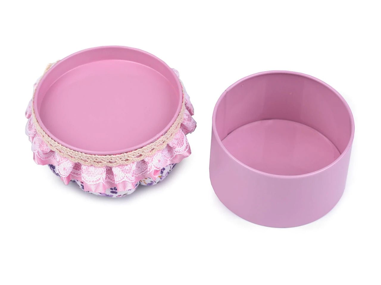 Porte-épingles dans une boîte - fleurs lilas