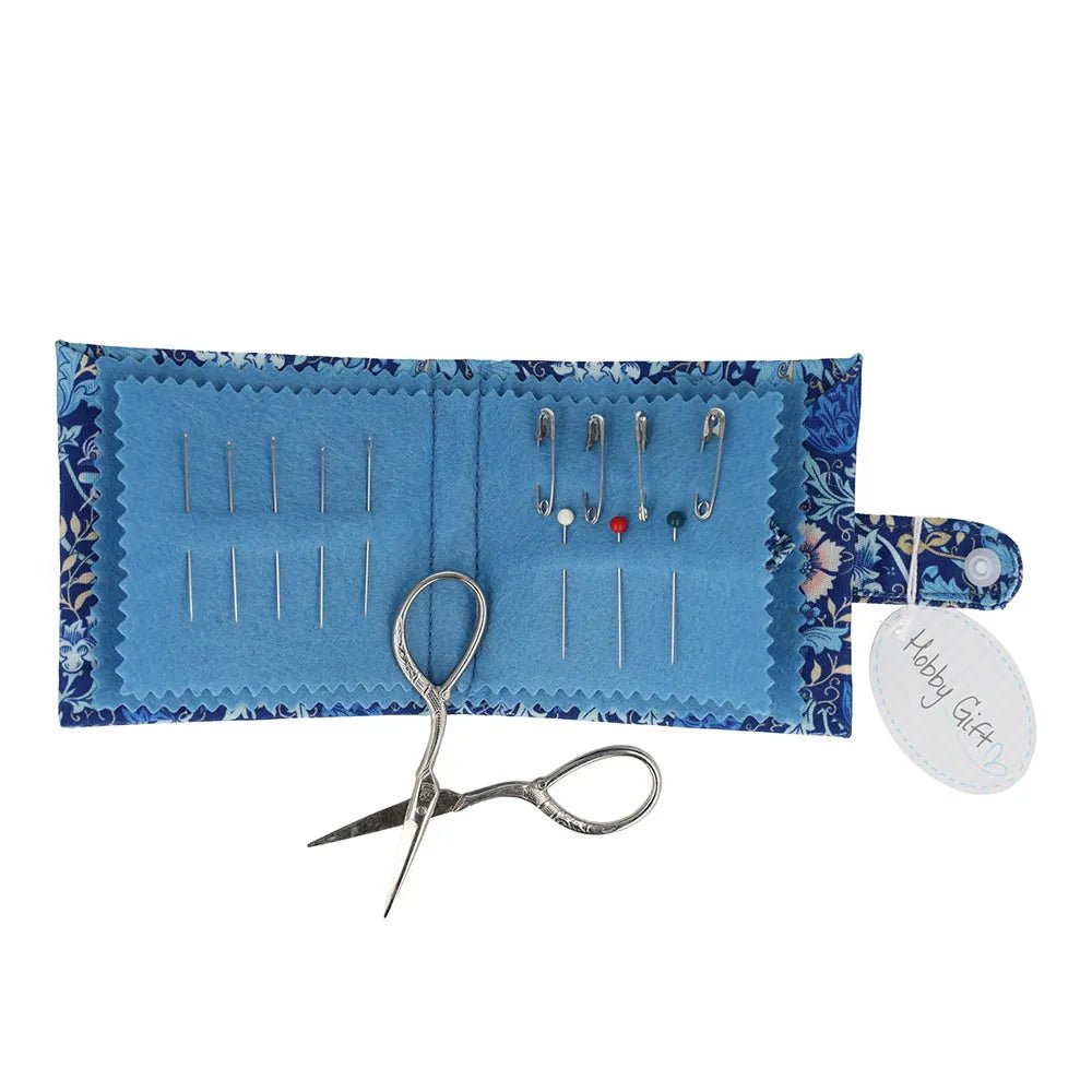 Image du porte-aiguilles et de l’étui à ciseaux à motif floral Hobby Gift – disponible chez Šarlotes audumi