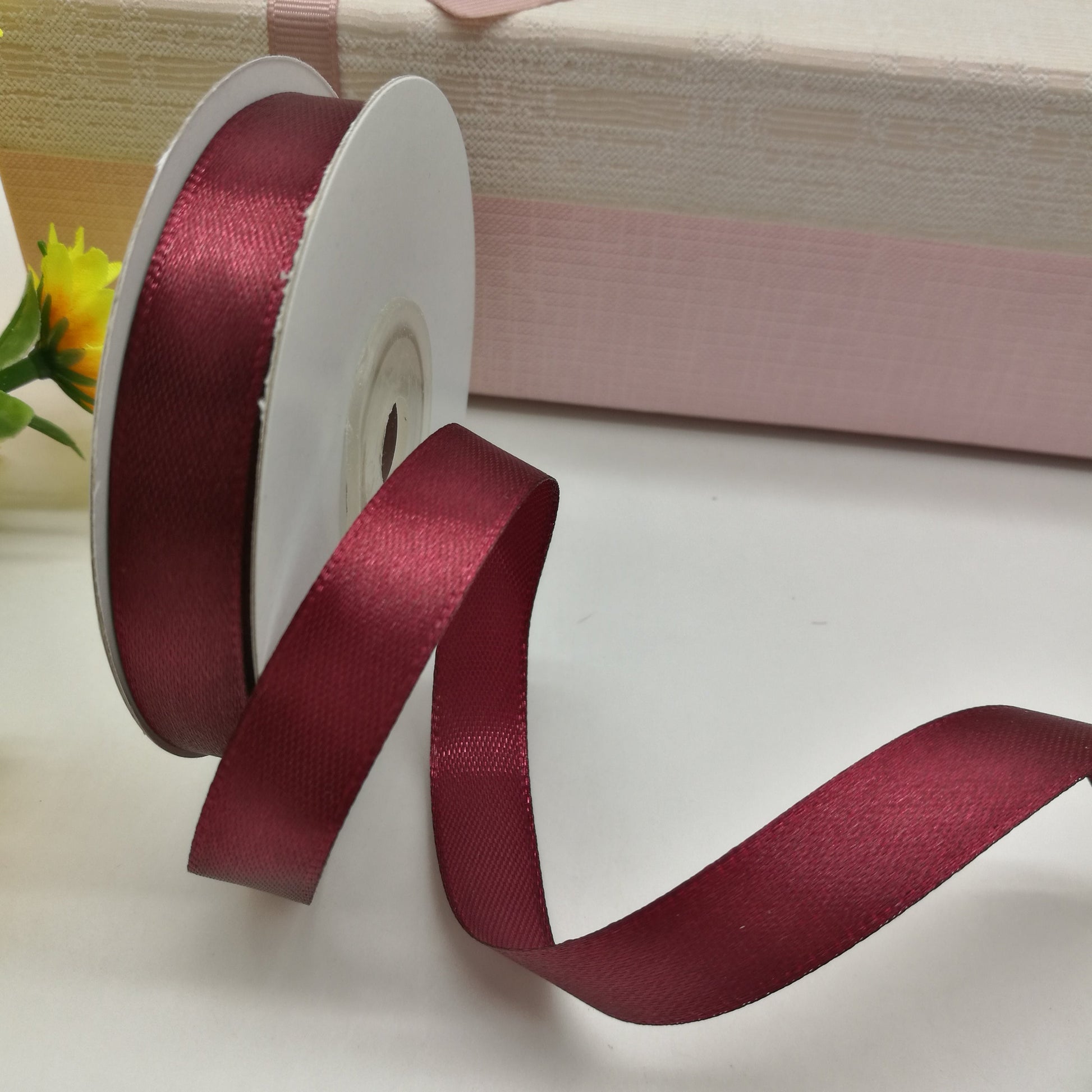 ruban satin bordeaux 12 mm (pack de 25 m)