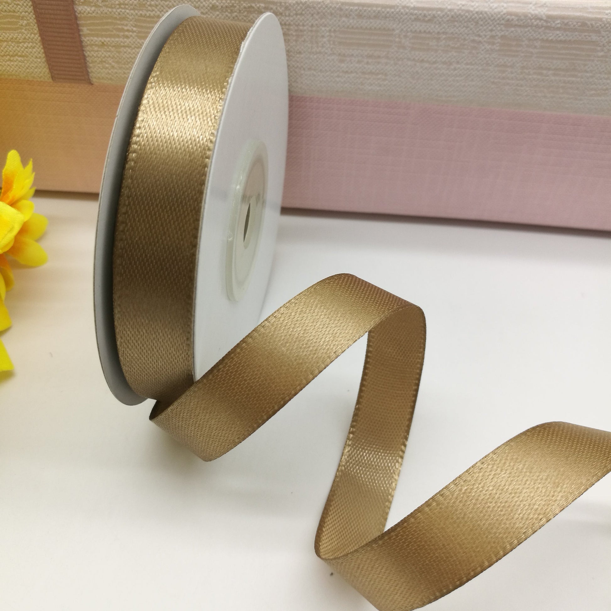 alt
Ruban satiné cappuccino 12 mm (pack de 25 m)
