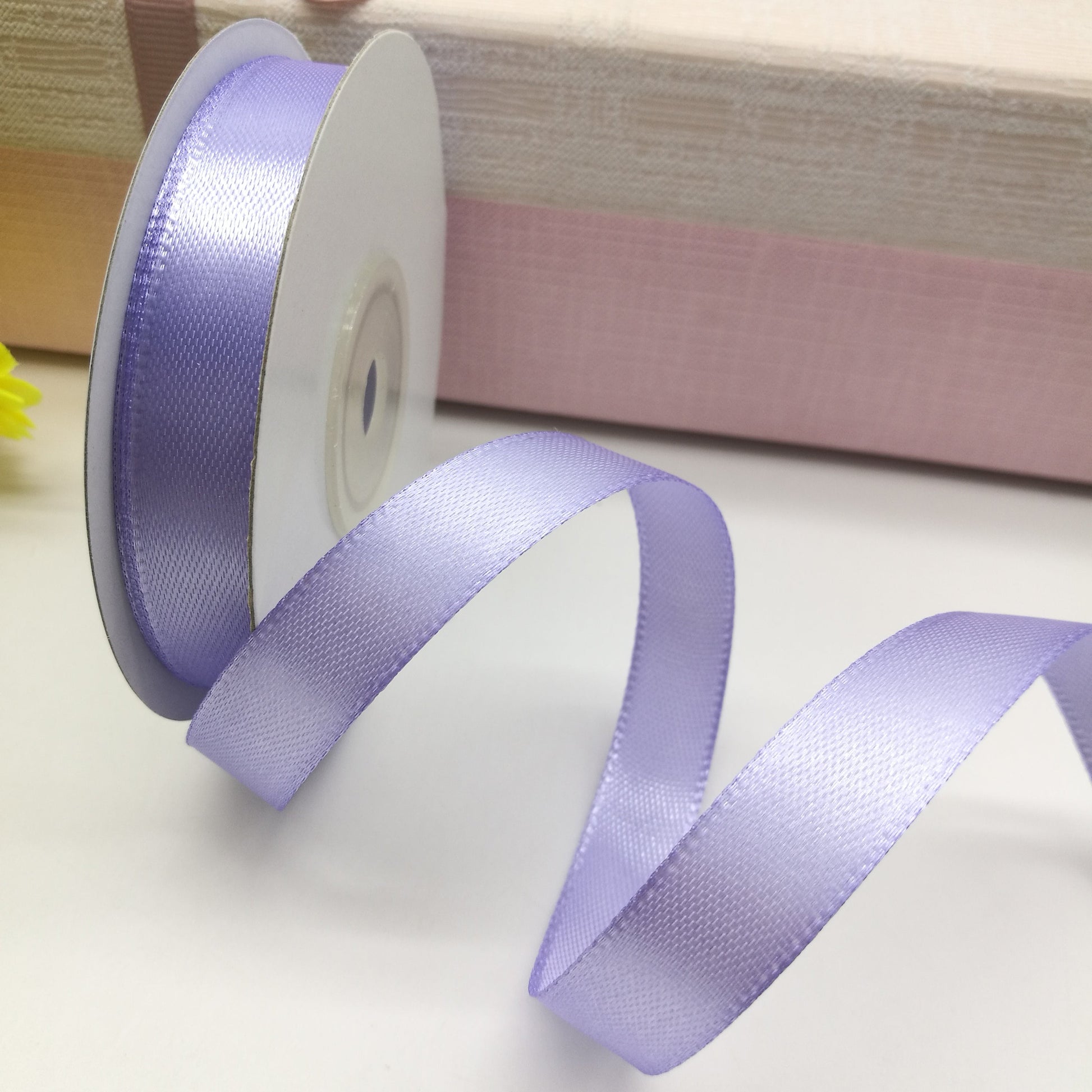 alt
Ruban satiné lilas - 25 mm (lot de 25 m)