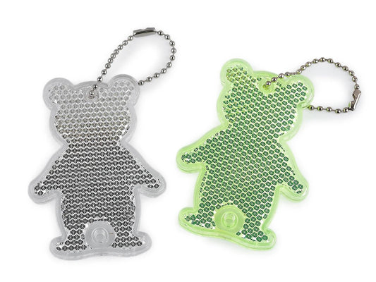 Porte-clés ours réfléchissant pour sac à dos et clés – disponible chez Šarlotes audumi