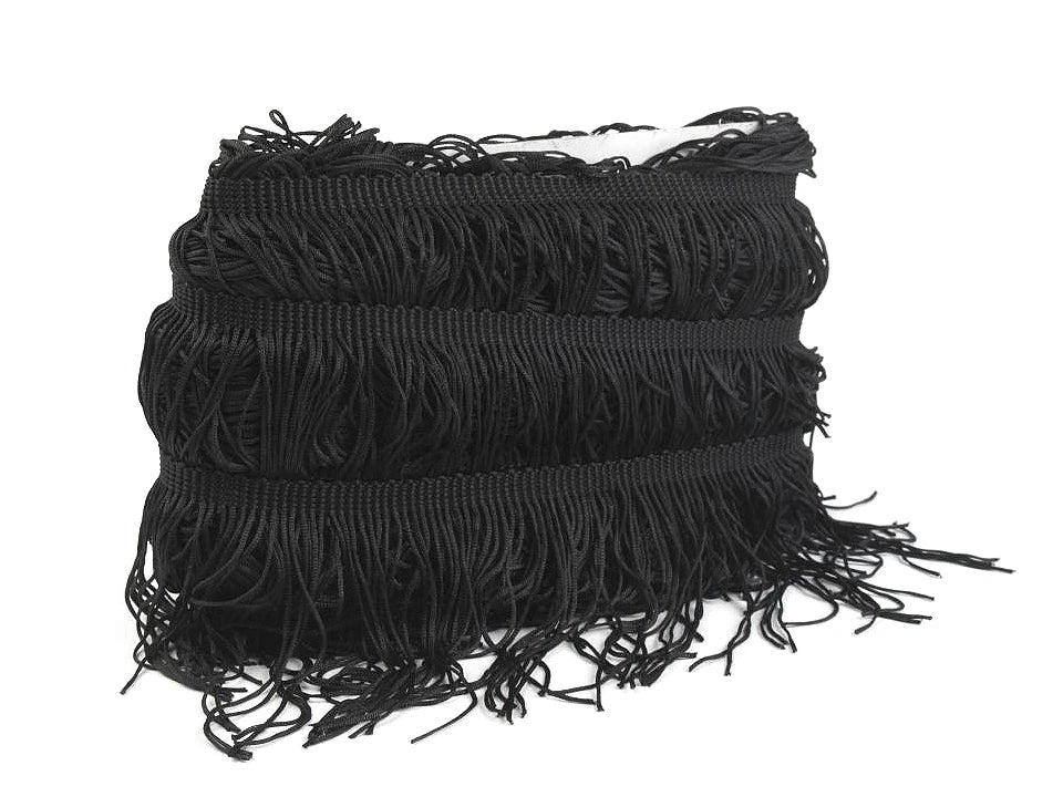 Image avec franges de 12,5 cm de large – disponible en ligne chez Šarlotes audumi