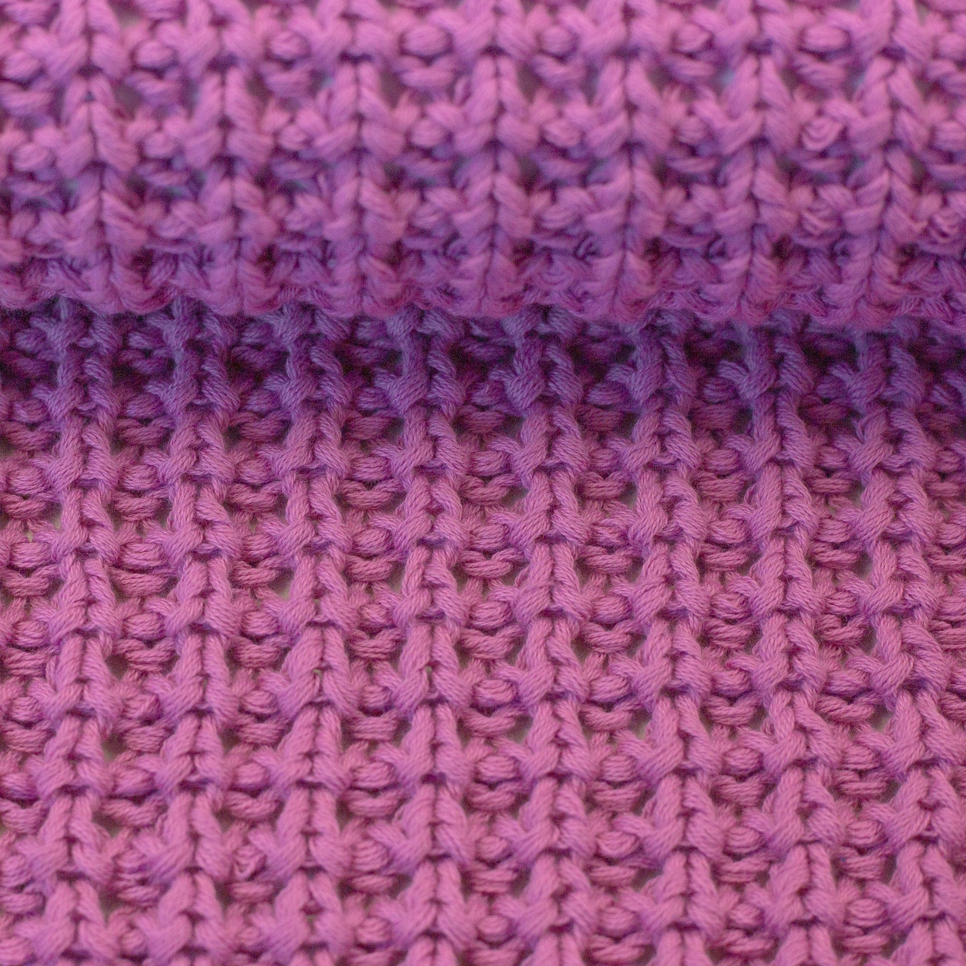 Image de tricot épais 100 % coton, rose, 615 g/m² – disponible chez Šarlotes audumi