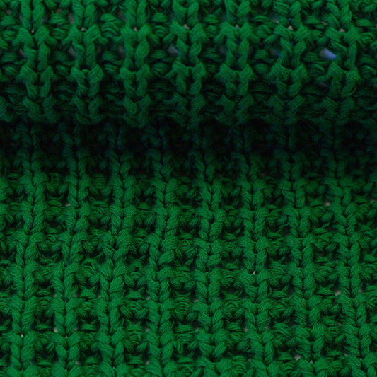 Image d'un tricot épais 100 % coton - vert 615 g/m² – disponible chez Šarlotes audumi