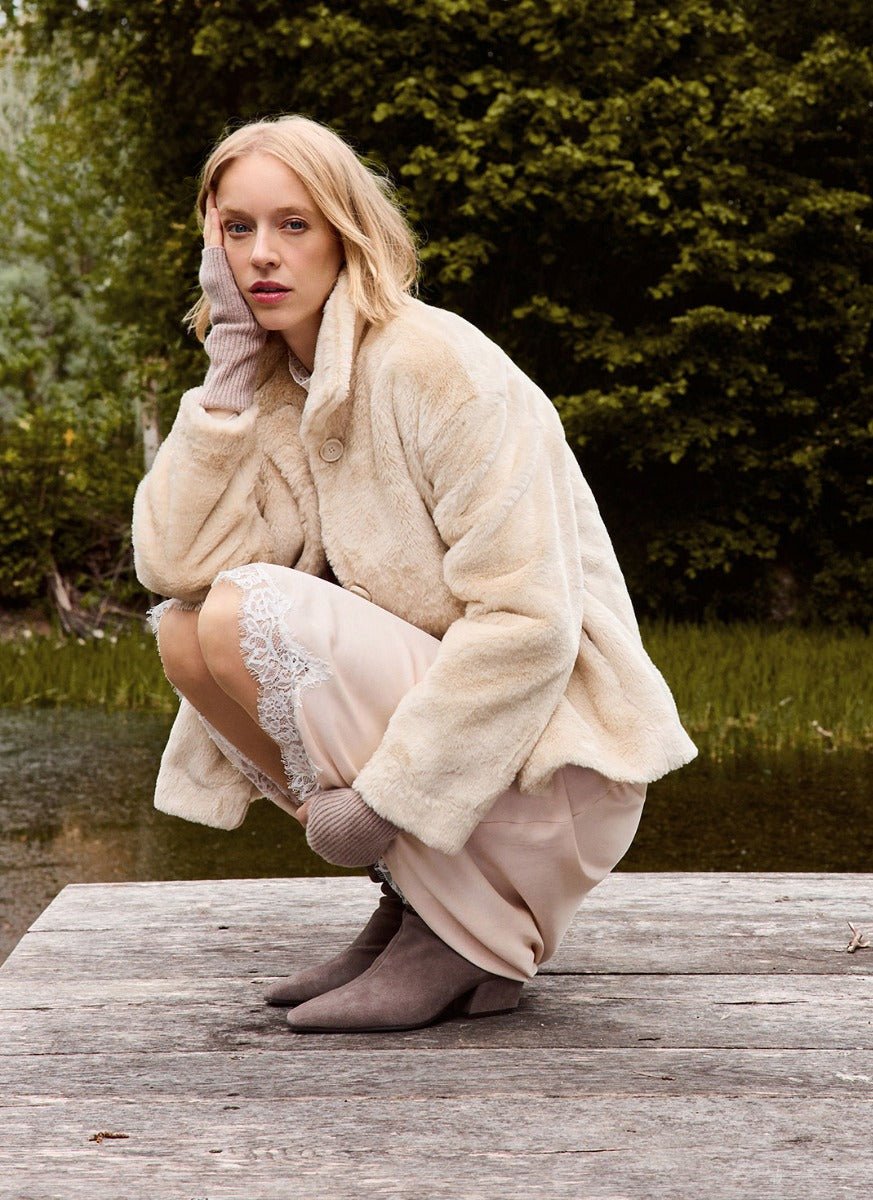 Image du magazine Burda Style – octobre 2026 | 181 patrons – disponible en ligne chez Charlotte's fabrics