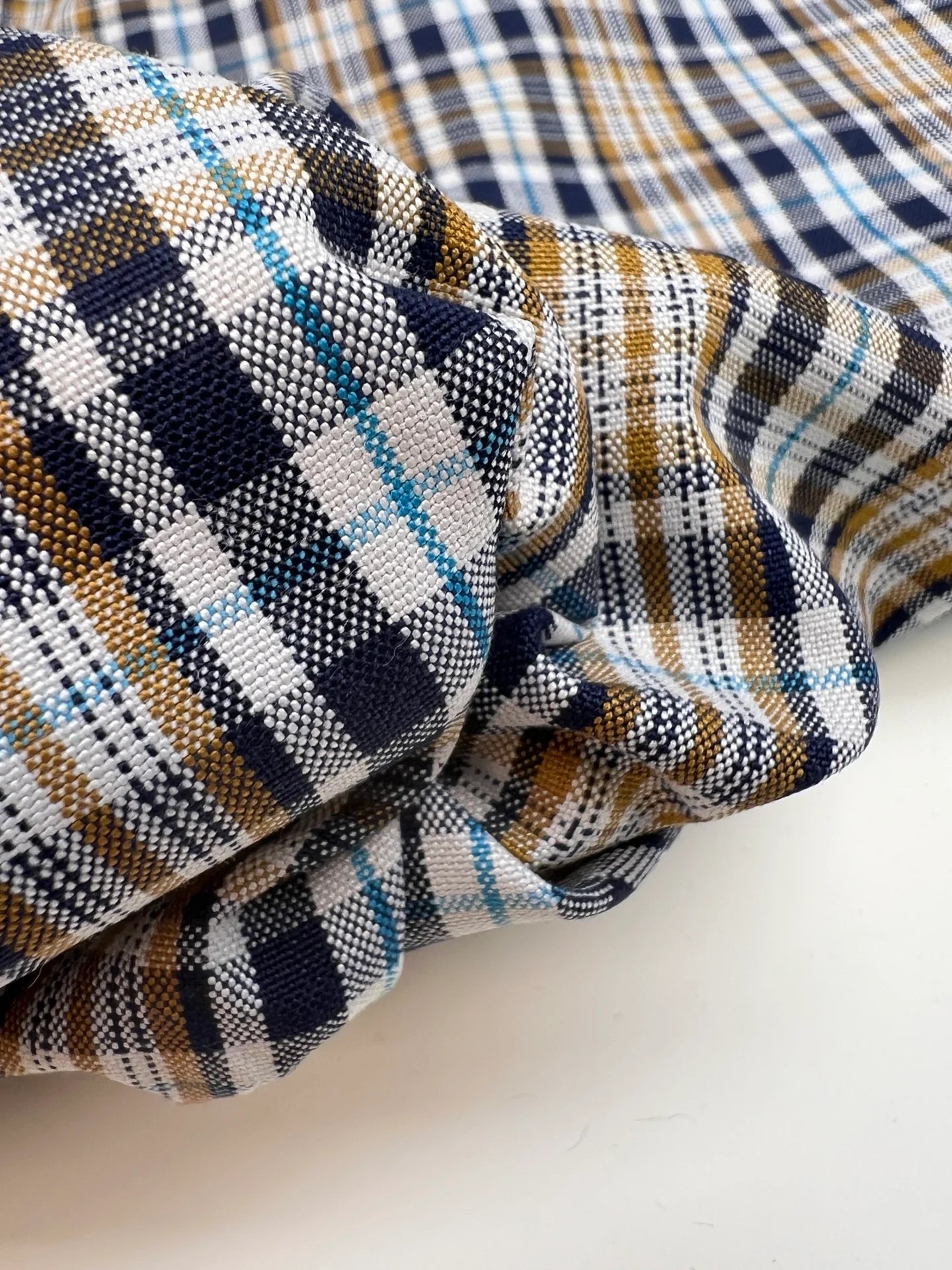 Tissu à carreaux en coton et viscose avec élasthanne, motif multicolore – Italie