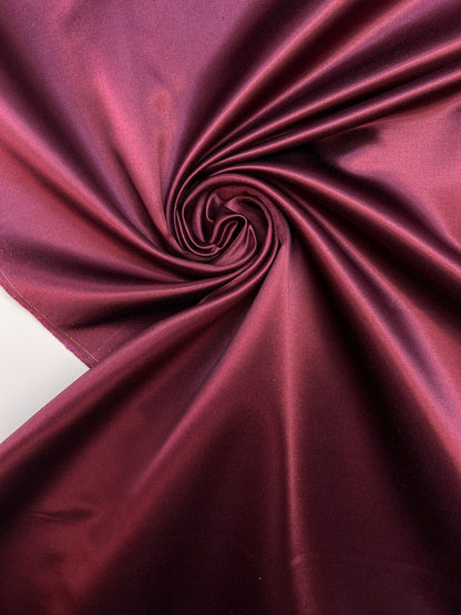 Italian silk and cotton satin fabric in dark purple – 195 g/m²
