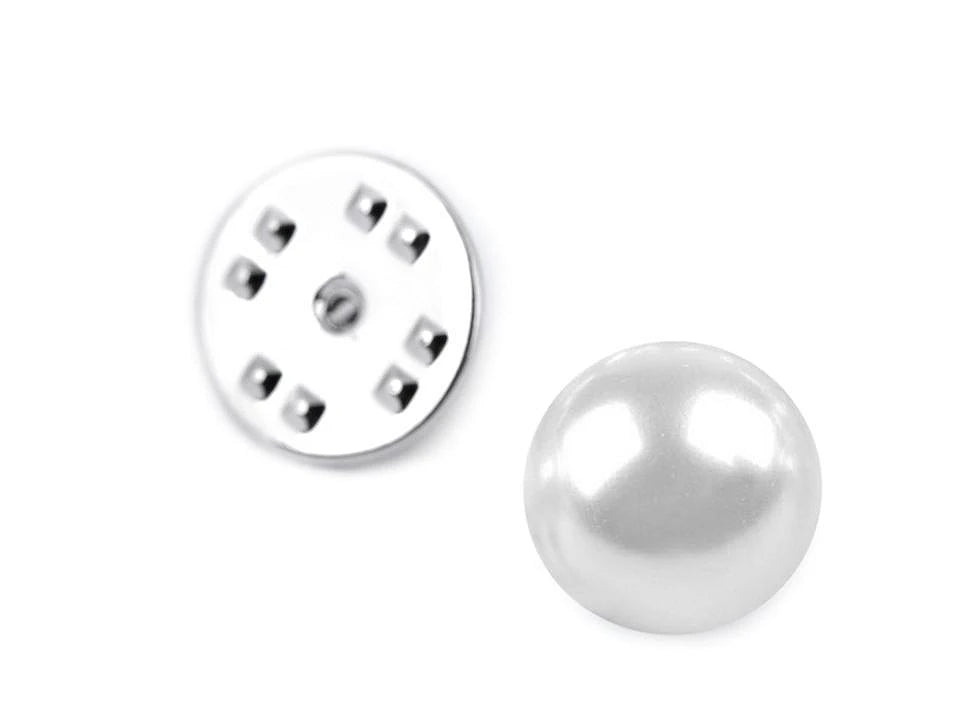 Image avec broche/bouton décoratif en perles | Ø10 mm – disponible chez Šarlotes audumi