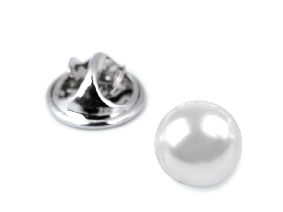 Image avec broche/bouton en perles décorative | Ø10 mm – disponible chez Šarlotes audumi