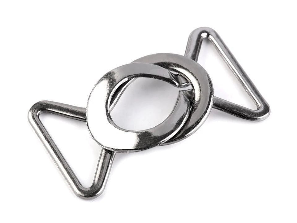 Image d’une boucle décorative à fermoir 24 mm – disponible chez Šarlotes audumi
