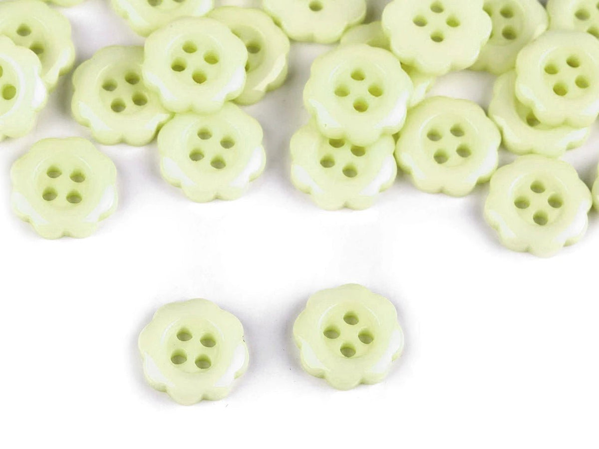 Image de boutons décoratifs en forme de fleur de 12 mm – disponibles en ligne chez Šarlotes audumi