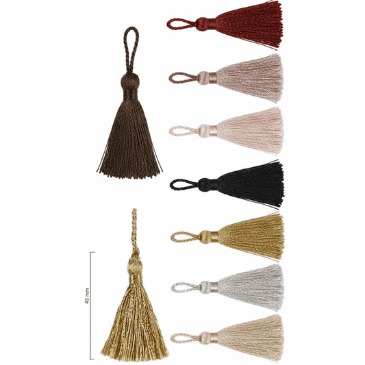Image de pompons décoratifs 45 mm | tons variés – disponible chez Šarlotes audumi