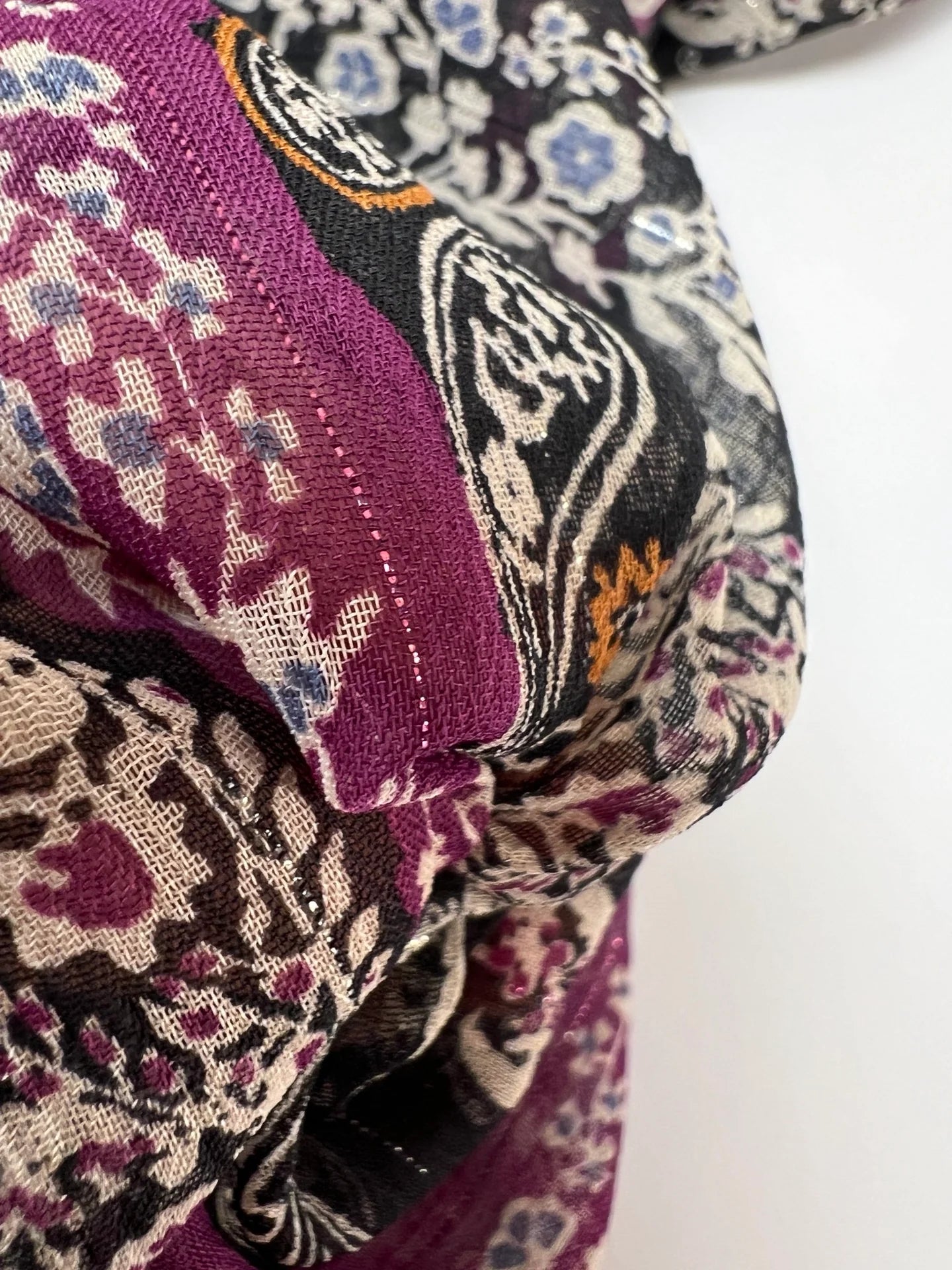 Italian chiffon fabric with black-purple paisley pattern and lurex thread 70 g/m²