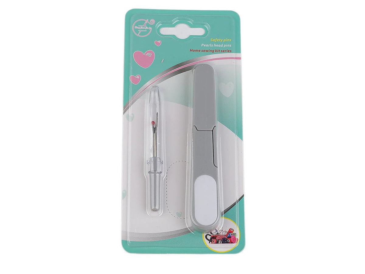 Image d’un coupe-fil et d’un découd-vite – kit d’outils de couture – disponible en ligne chez Šarlotes audumi