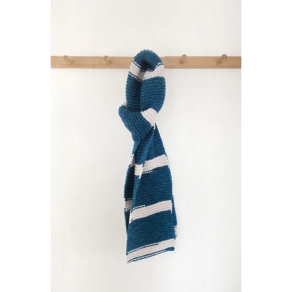 Fil DMC Harry Potter Magic 300 g / 410 m, à rayures automatiques aux couleurs des maisons de Poudlard, disponible en ligne chez Šarlotes audumi