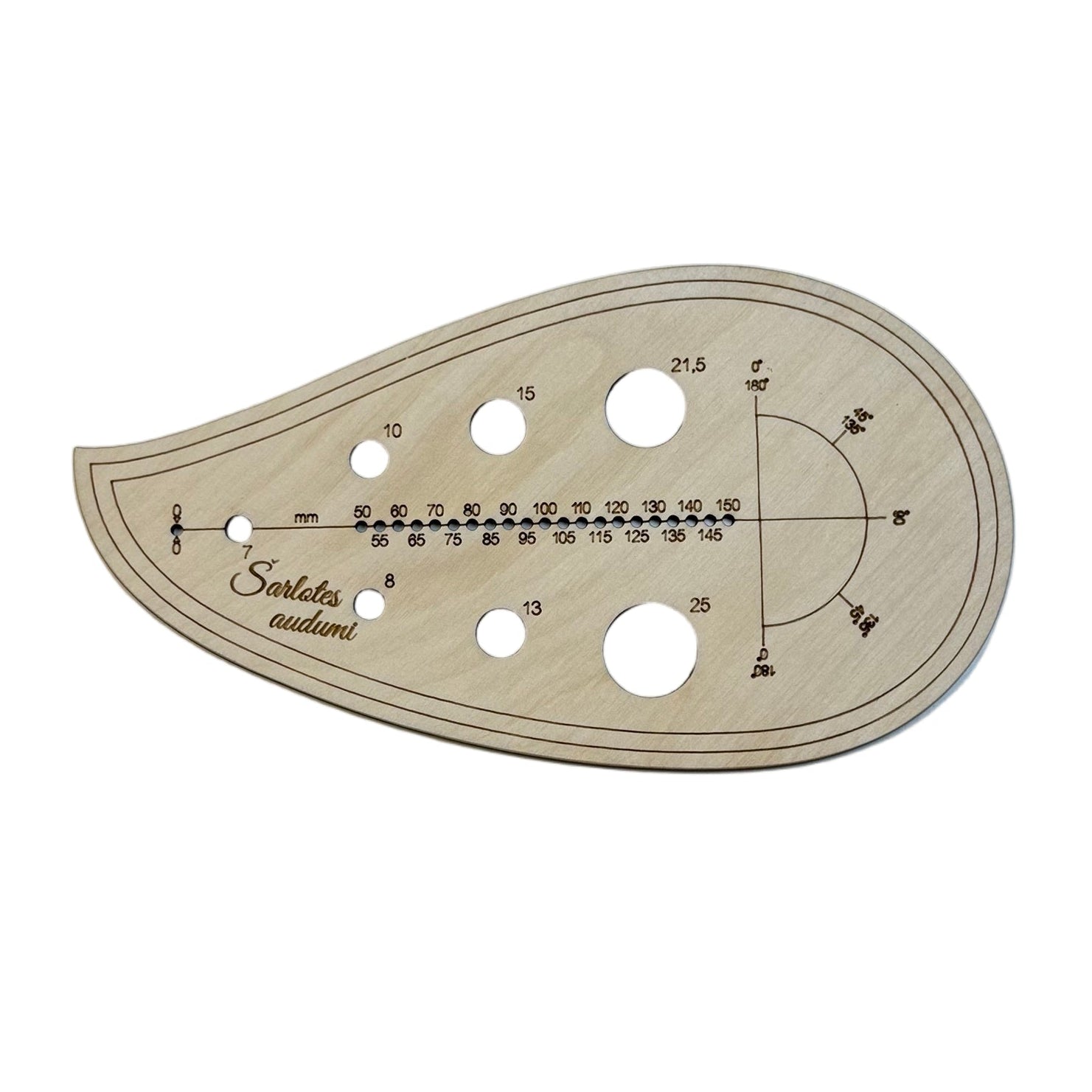 Image avec règle de tailleur | règle courbe A - 2 – disponible chez Šarlotes audumi