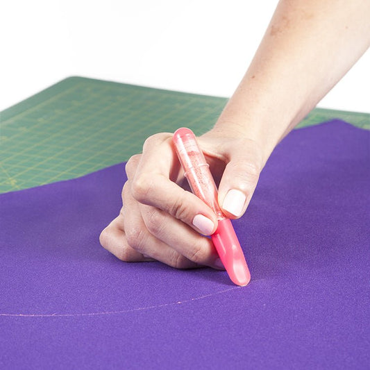 Stylo craie de tailleur-couturière avec roulette rouge