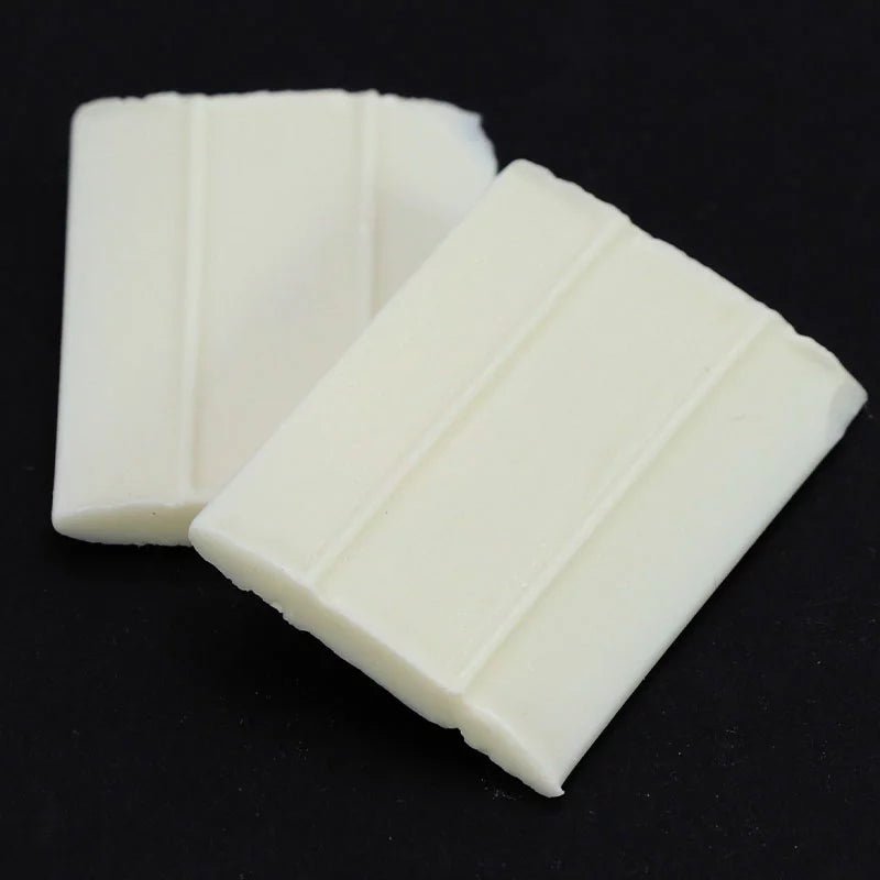 Image du savon de tailleur YBL – disponible en ligne chez Šarlotes audumi