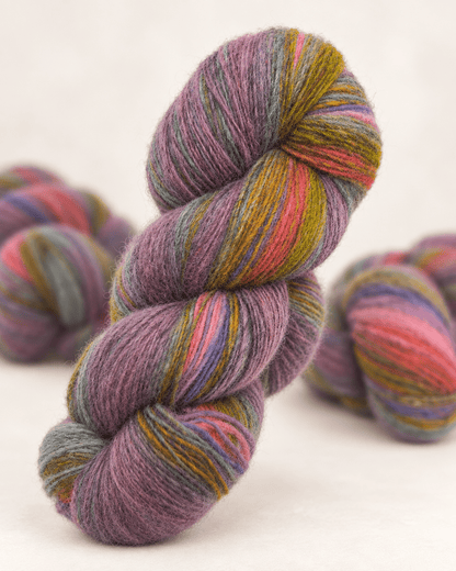 Image de fil de laine Dzijas Pāce – laine 100 % fabriquée en Lettonie – disponible en ligne chez Šarlotes audumi