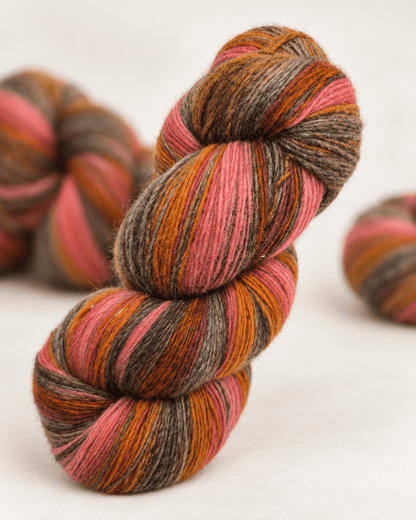 Image de fil de laine Dzijas Pāce – laine 100 % fabriquée en Lettonie – disponible en ligne chez Šarlotes audumi