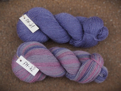 Attēls ar Dzijas Pāces vilnas fabrika 100% Merino - 100 g / 470 m – pieejams Šarlotes audumi