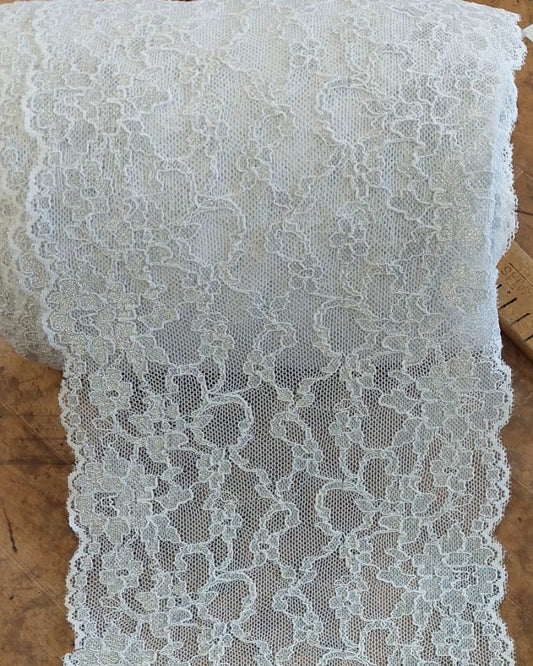 Attēls ar Elastīga mežģīne 17 cm- balta – pieejams Šarlotes audumi