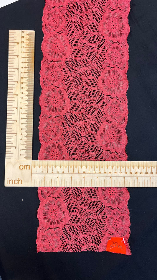 Image de dentelle élastique de 17 cm, rouge – disponible en ligne chez Šarlotes audumi