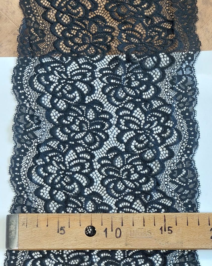 Bild mit elastischer Spitze 18 cm-schwarz – online erhältlich bei Šarlotes audumi