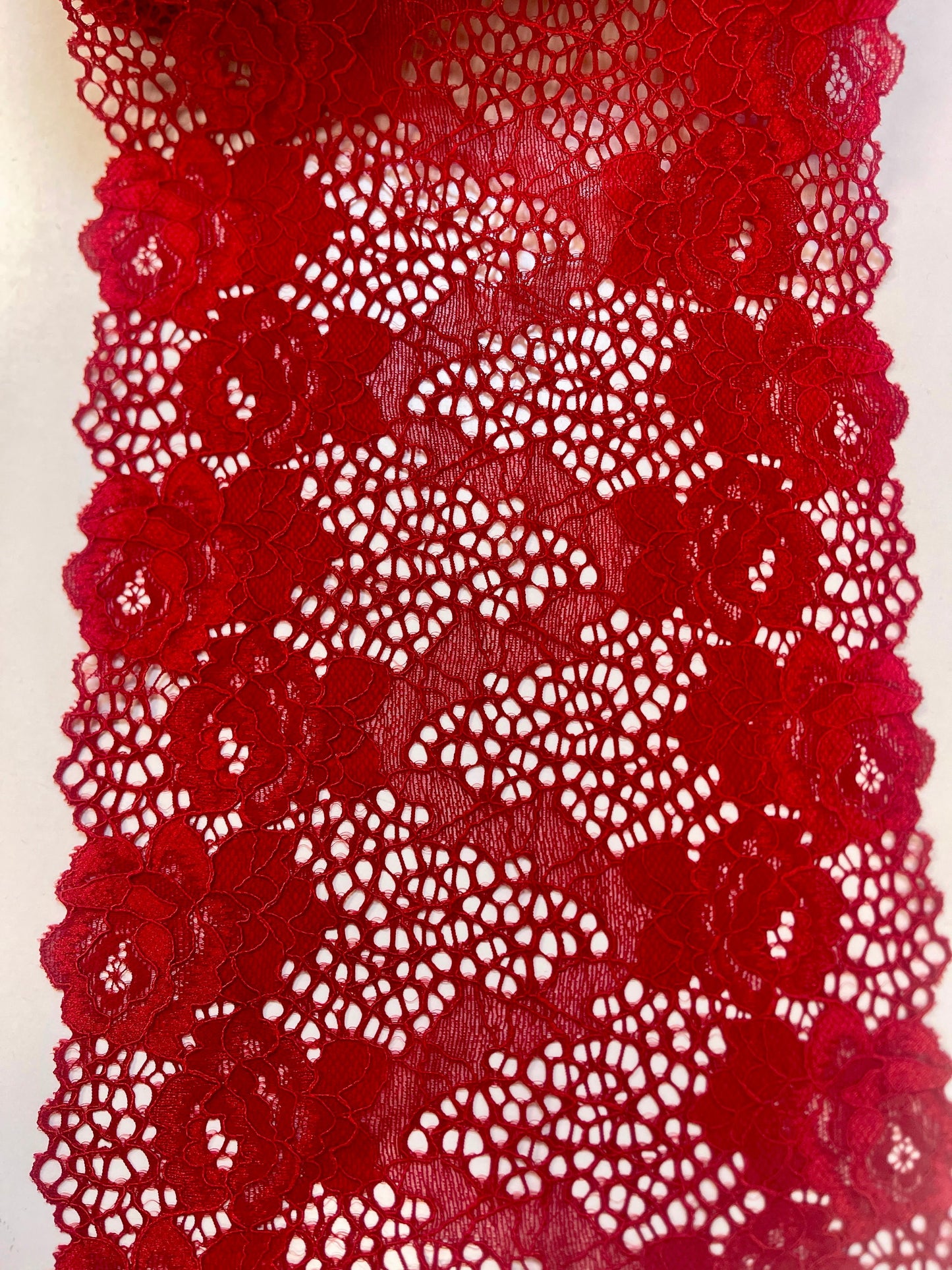 Image with elastic lace 18 cm, red cherry – available online at Šarlotes audumi