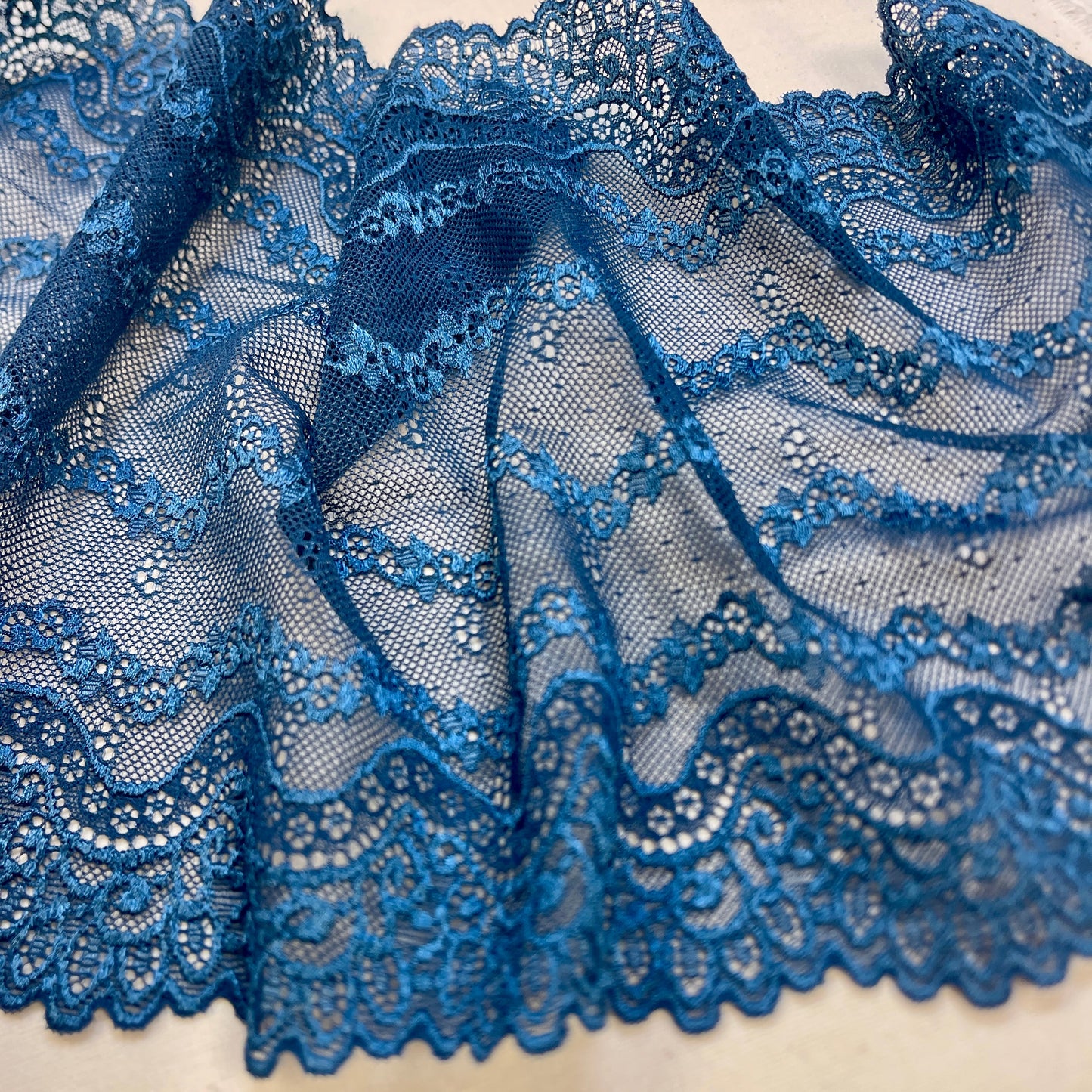 Image de dentelle élastique 20 cm - bleu foncé – disponible chez Šarlotes audumi
