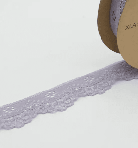 Image de dentelle élastique 3,5 cm - lilas fumé – disponible chez Šarlotes audumi