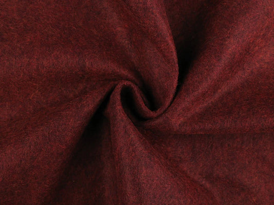 Image de tissu feutré en rouleaux, rouge foncé, doux, 1,4 mm – disponible en ligne chez Šarlotes audumi