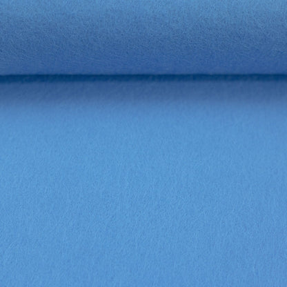 Image de feutre en rouleau 1,1 mm bleu – disponible en ligne chez Šarlotes audumi