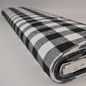 Image de flanelle noire et blanche 180 g/m² – disponible chez Šarlotes audumi