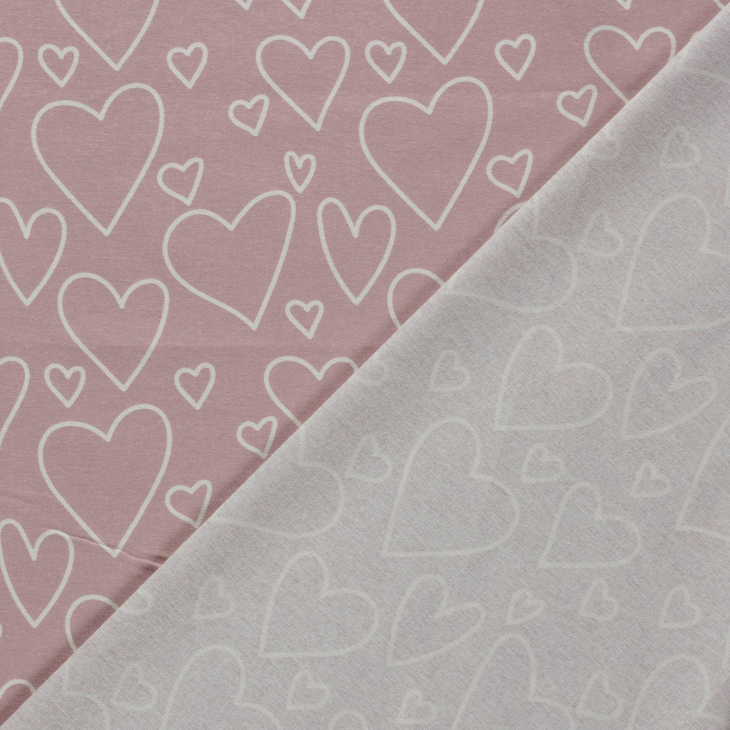 Image de flanelle à cœurs 165 g/m² – disponible chez Šarlotes audumi