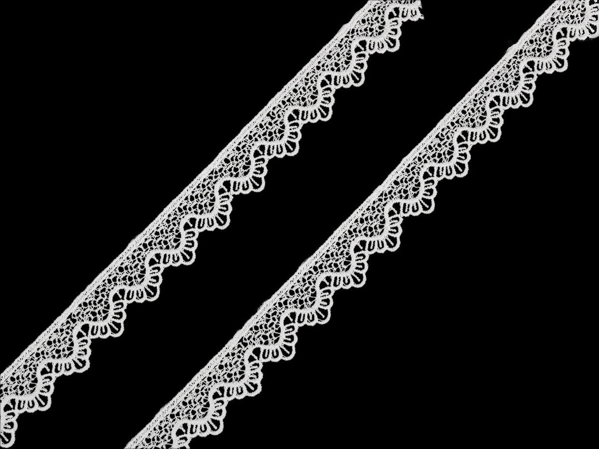 Image avec ruban de dentelle en guipure, blanc lait – 11 mm / 15 mm – disponible en ligne chez Šarlotes audumi